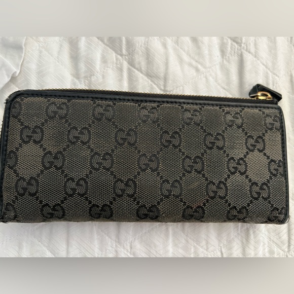 Used Gucci navy signature wallet - Picture 1 of 9